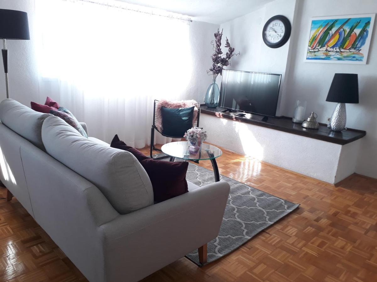 Apartments And Rooms Villa Dona Makarska Exterior foto